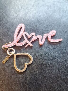 Victoria's Secret LOVE Keychain Vintage Heart PINK Mall Goth Bag Hang charm